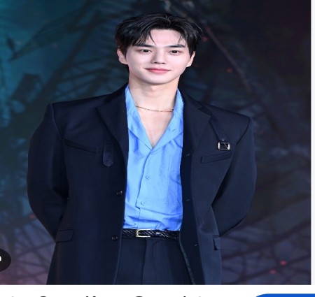Actor song kang