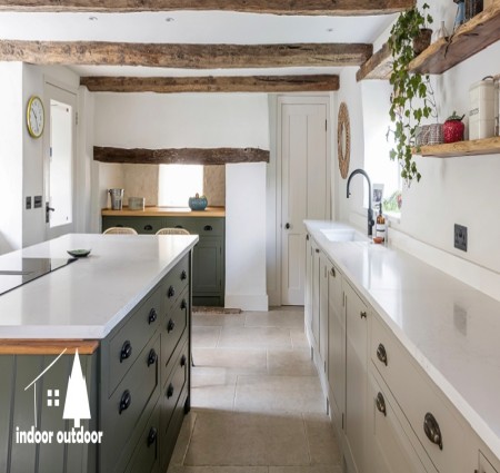 How to Create a Farmhouse Kitchen with Flagstone Effect Porcelain Tiles